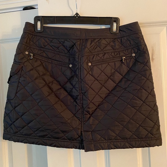 The Athleta Snow Stomper Quilted Puffer Mini Skirt Black Size 6 - Picture 9 of 12